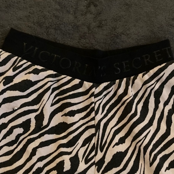 Victoria’s Secret Sport Joggers Sweatpants Zebra VS Logo Size extra small VSX - Picture 6 of 12